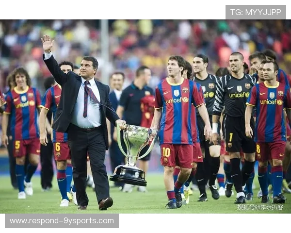 梅西重返巴萨？传闻不断引发全球媒体关注，球迷期待震撼回归